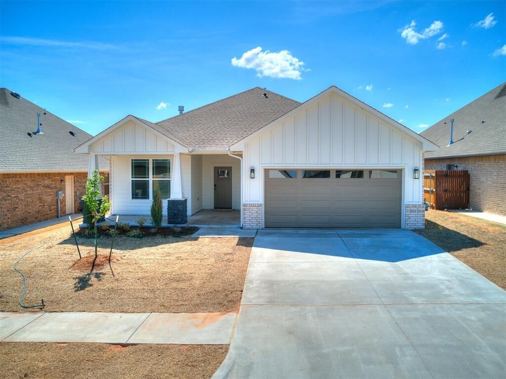 Property Photo: 11708 SW 47th Street OK 73064