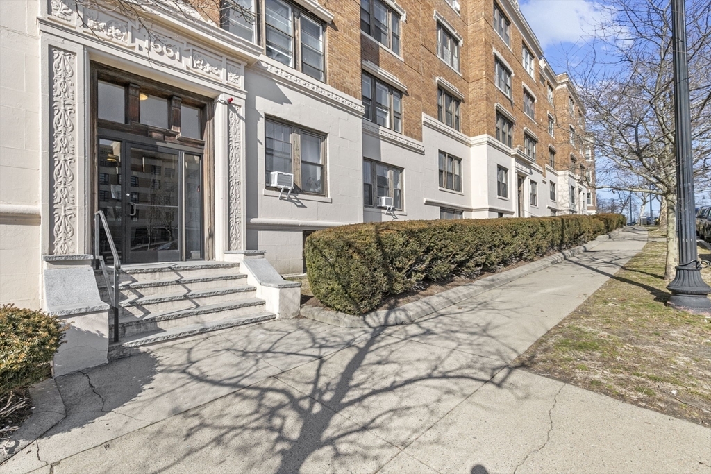 1661 Commonwealth Ave 8  Boston MA 02135 photo