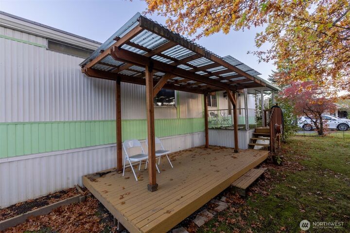 Property Photo:  1200  Lincoln Street 410  WA 98229 