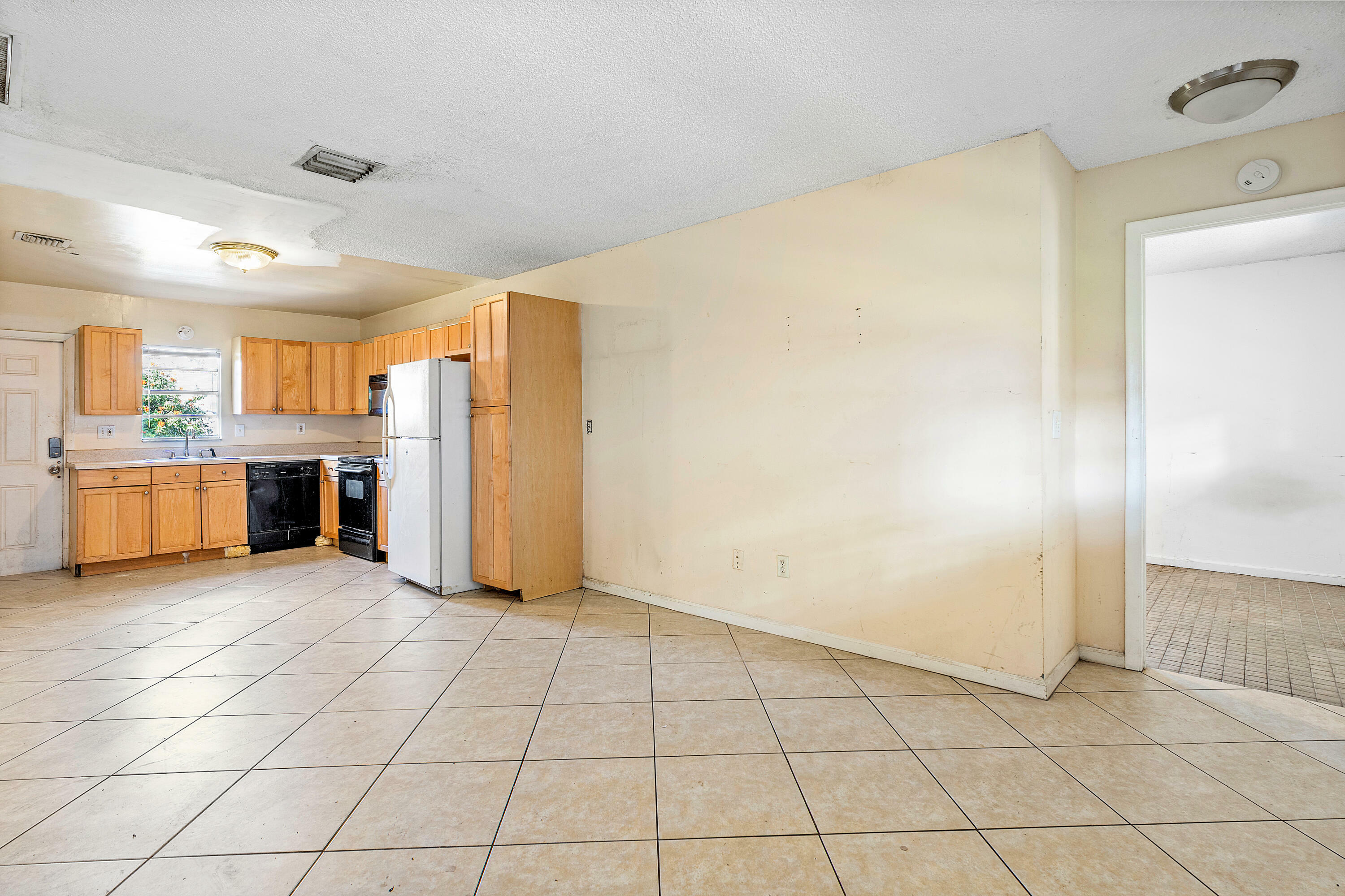 Property Photo:  144 SW 2nd Avenue  FL 33444 