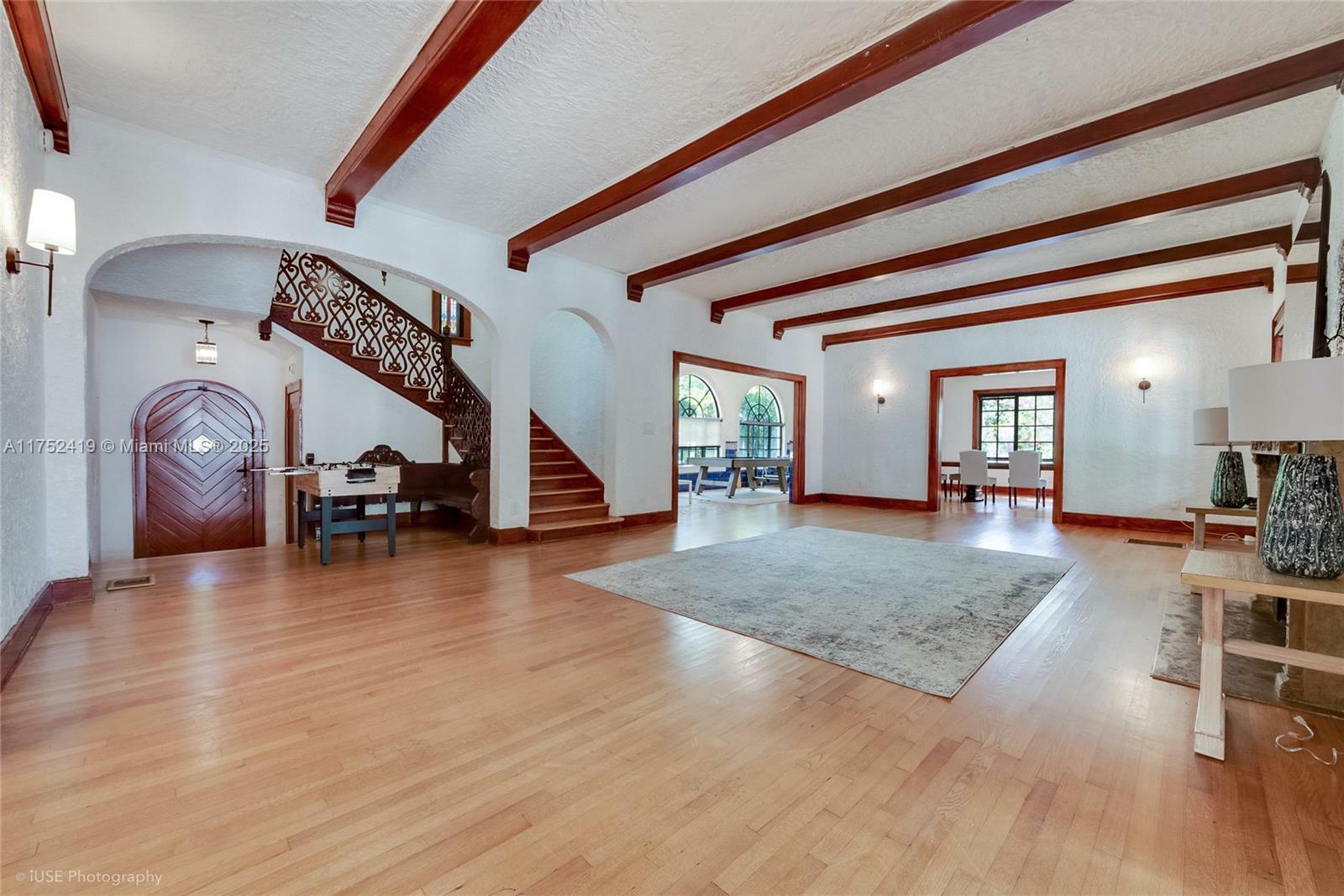 Property Photo: 1624 Granada Blvd FL 33134