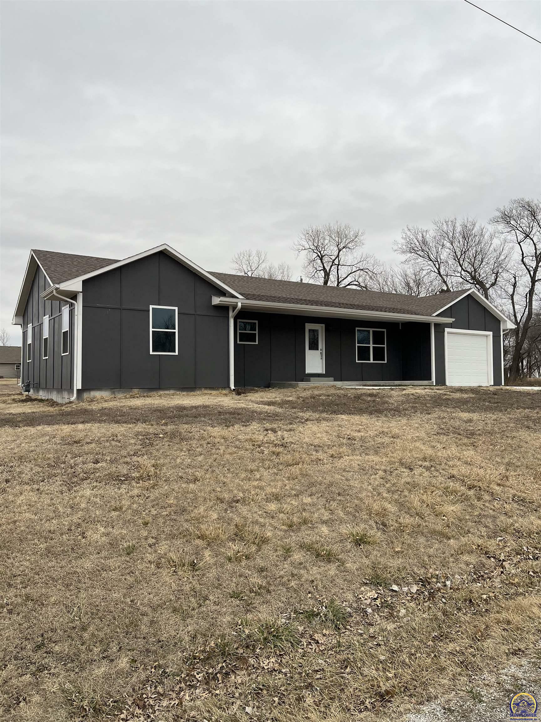 Property Photo: 604 N Park Ln KS 66865
