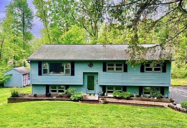 7 Varian Drive  Danbury CT 06811 photo