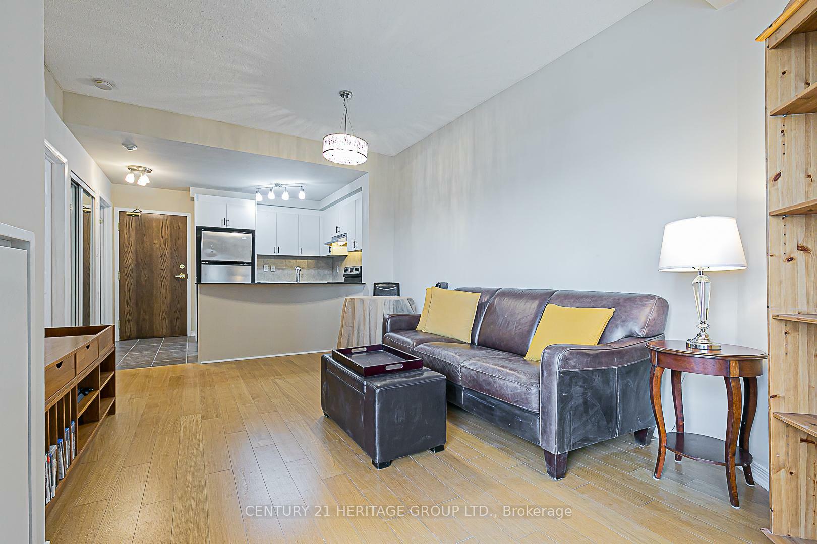 8 Maison Parc Crt 305  Vaughan ON L4J 9K5 photo