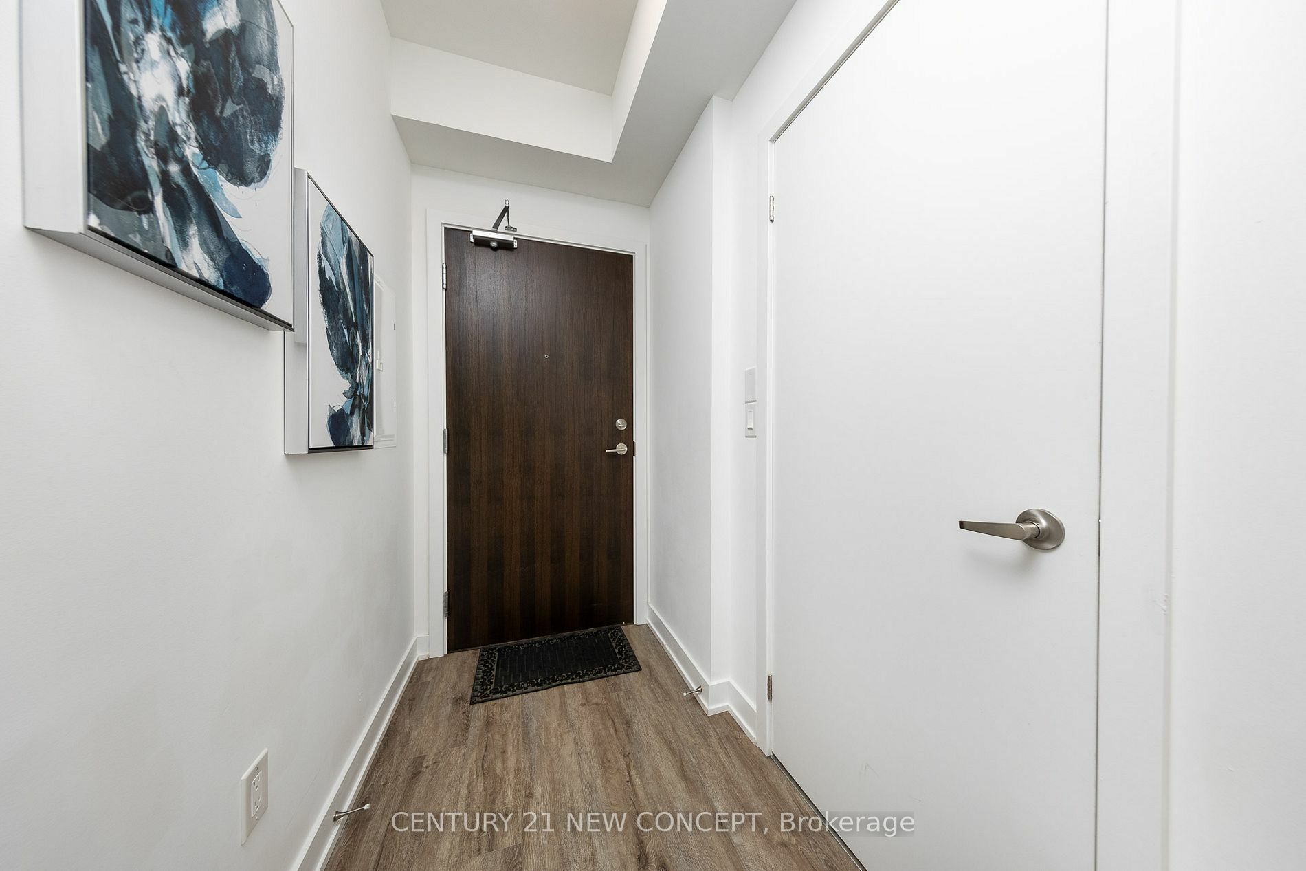 Property Photo:  630 Greenwood Ave 405  ON M4J 4B2 