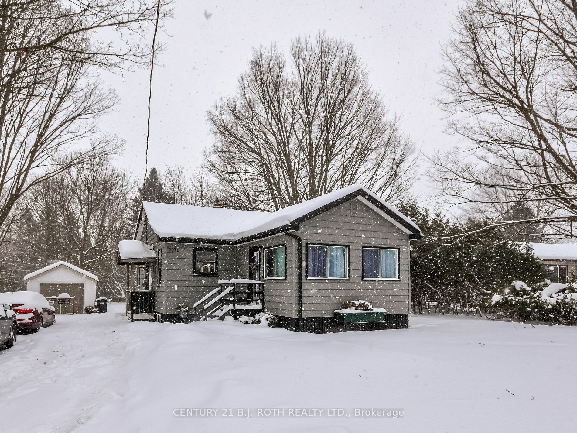 2071 Victoria St  Innisfil ON L9S 1J6 photo