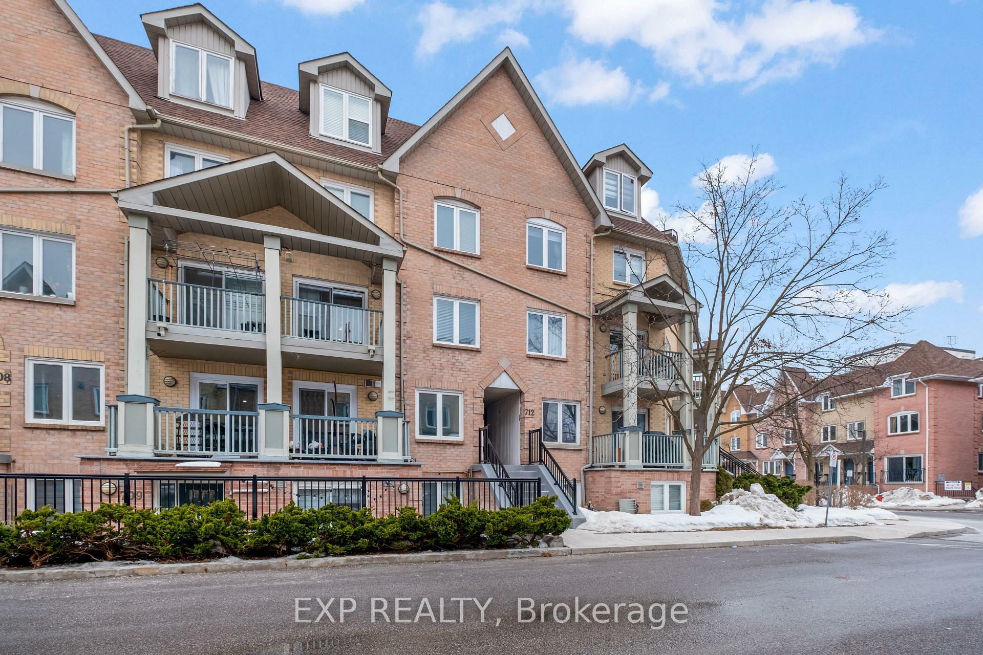 Property Photo: 75 Weldrick Road E 712 ON L4C 0H9