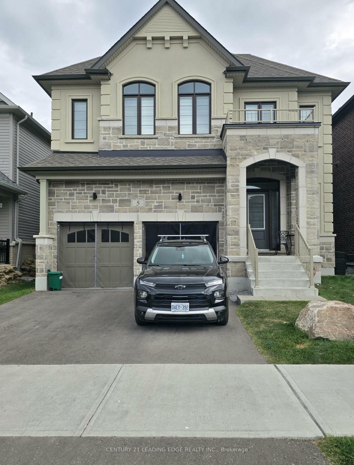 Photo de la propriété: 5 Valleo St ON L4P 0J8