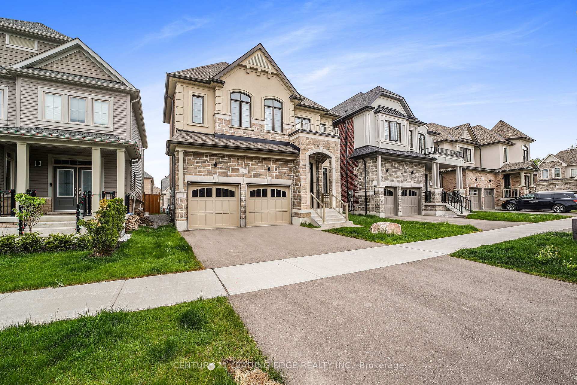 Property Photo: 5 Valleo Street ON L4P 0J8
