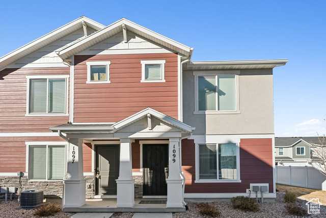 Property Photo: 1099 E Quarterdeck Way UT 84045