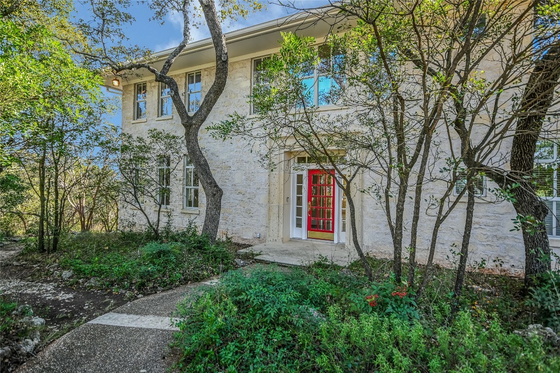 Property Photo: 1 Hedge Lane TX 78746