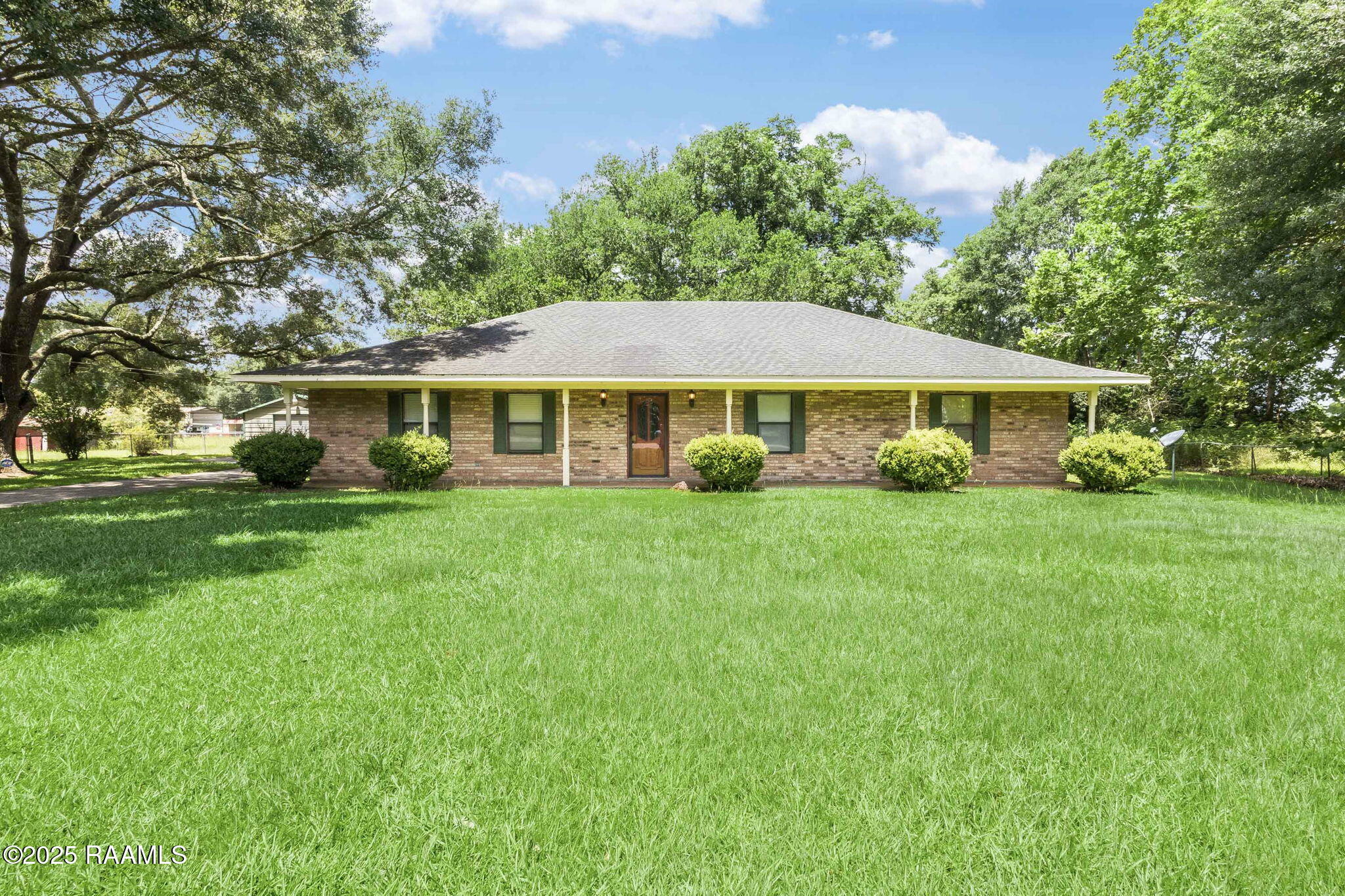 Property Photo: 1410 S Chataignier Road LA 70586
