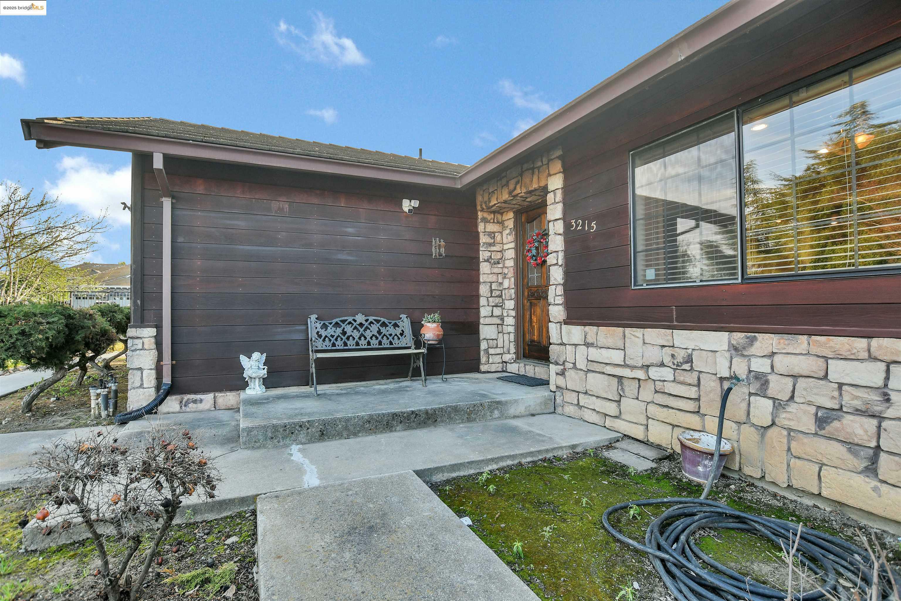 Property Photo:  3215 Ohara Ave  CA 94513 