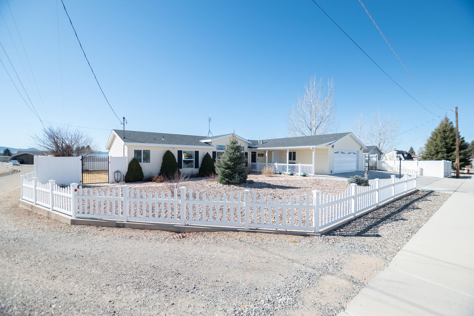 Property Photo: 430 E 600 N UT 84713