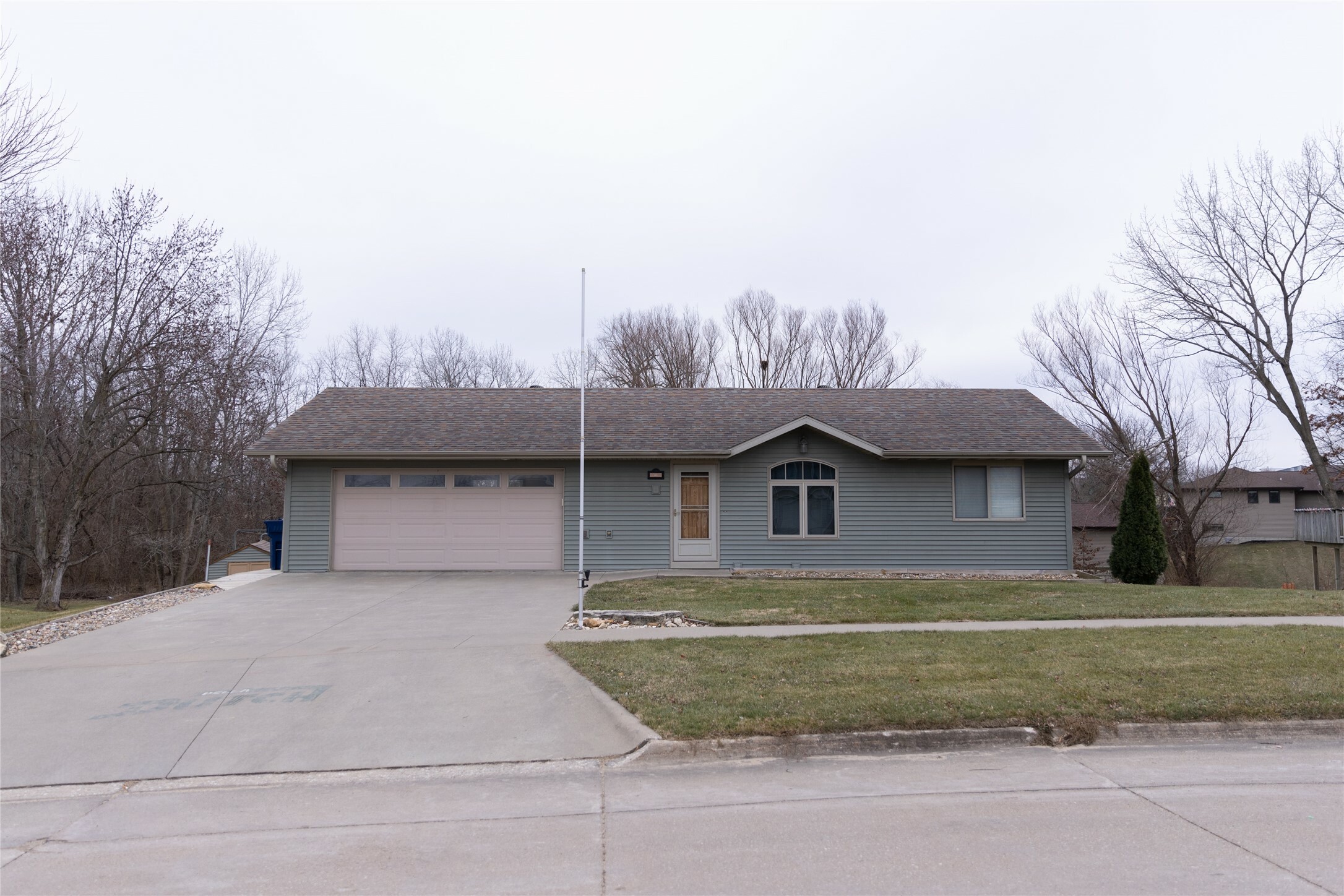 Property Photo:  61 Brook Circle  IA 50219 