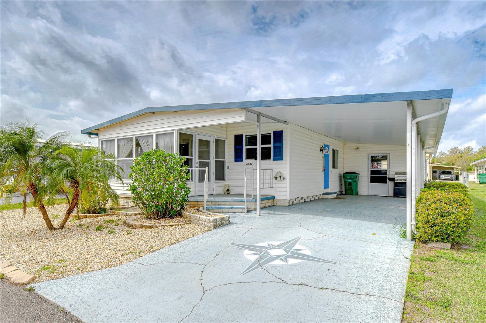Property Photo:  6833 Sunnidale Drive  FL 33542 