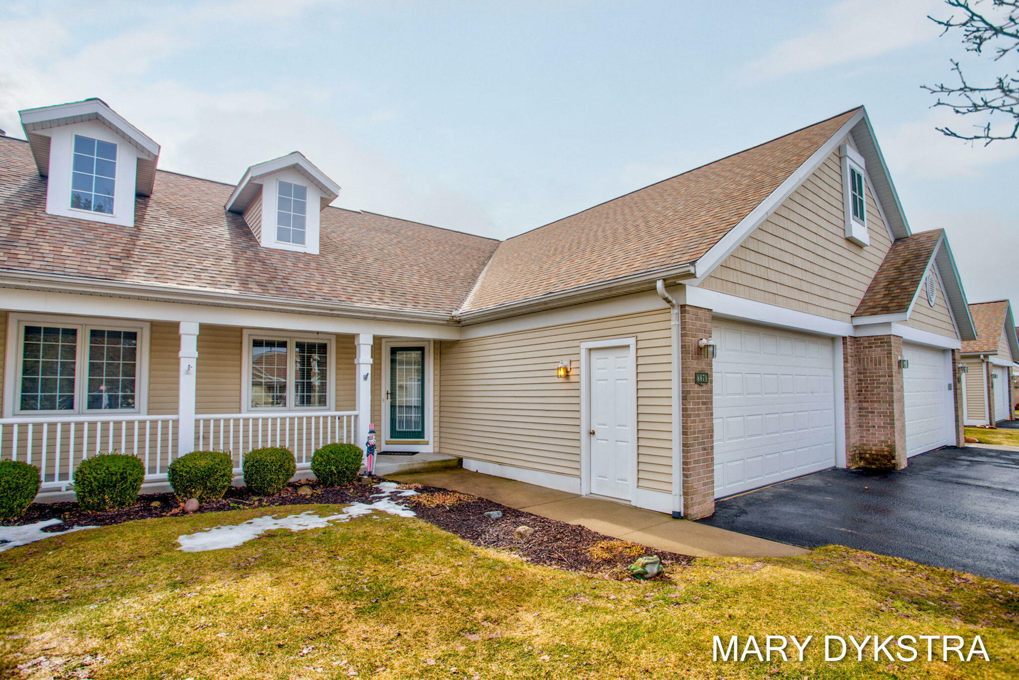 8870 Peninsula Court  Zeeland MI 49464 photo