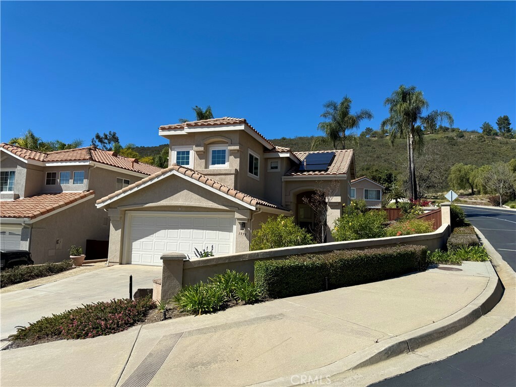 Property Photo:  1975 Woodland Valley  CA 92026 