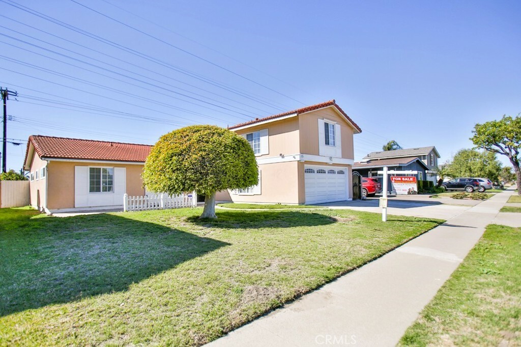 Property Photo:  17475 Santa Lucia Street  CA 92708 