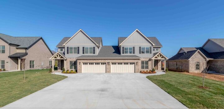1045 Veridian Dr  Clarksville TN 37043 photo