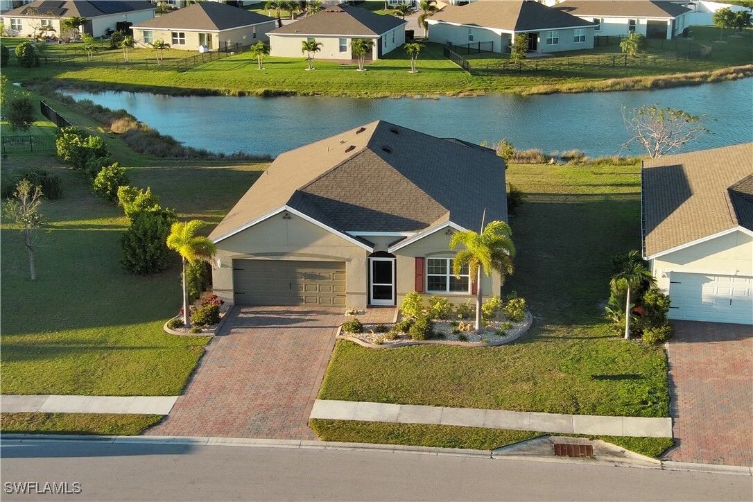 Property Photo: 2709 Foralesca Court FL 33909