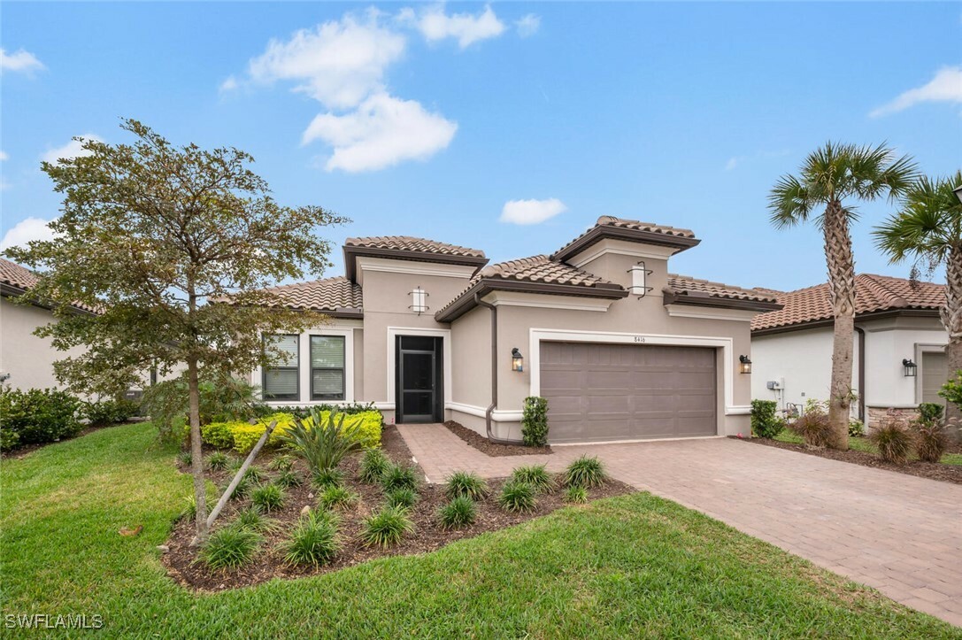 Property Photo:  8416 Rosa Court  FL 34114 