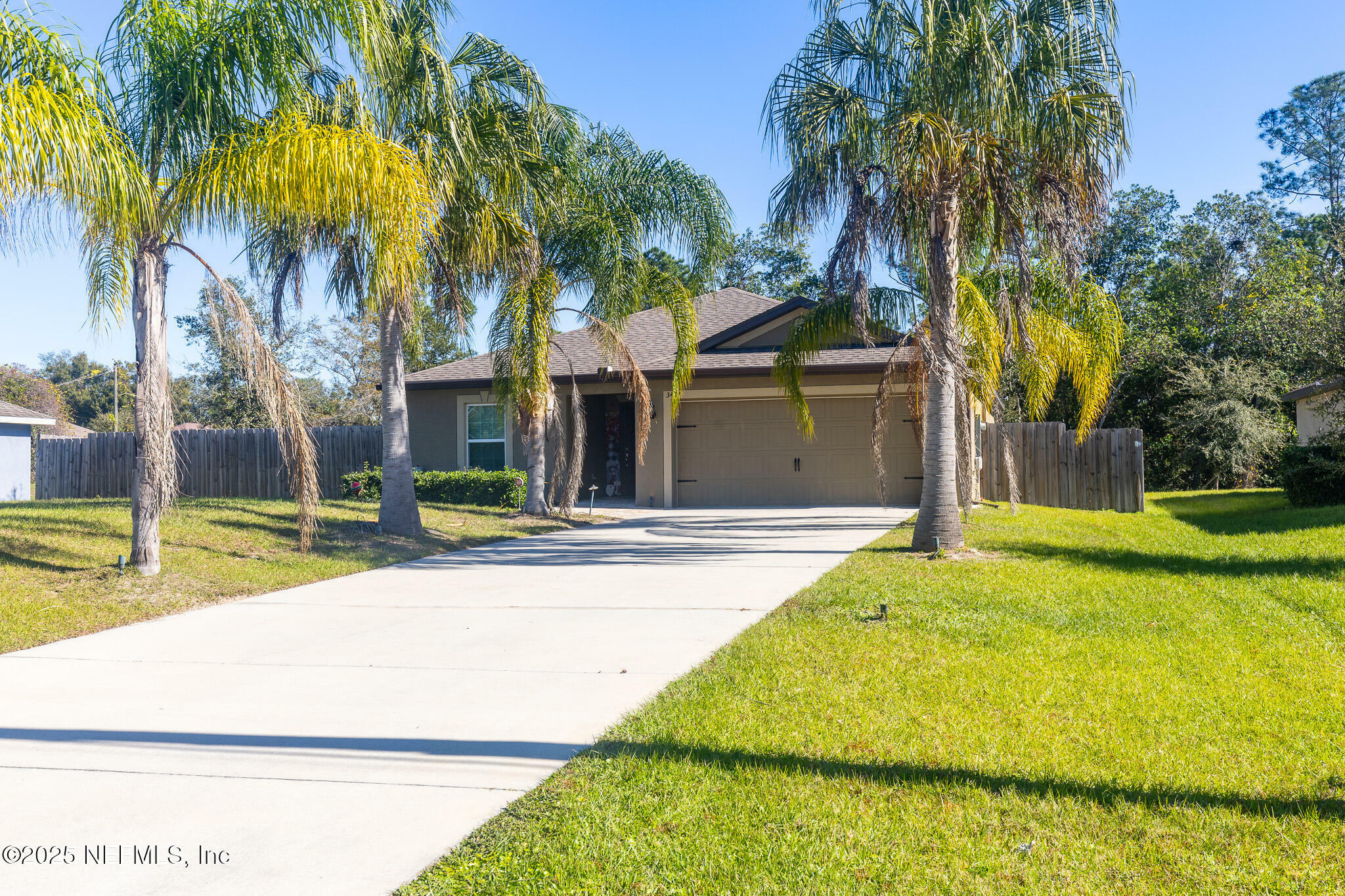 Property Photo:  3477 Coachman Drive  FL 32738 