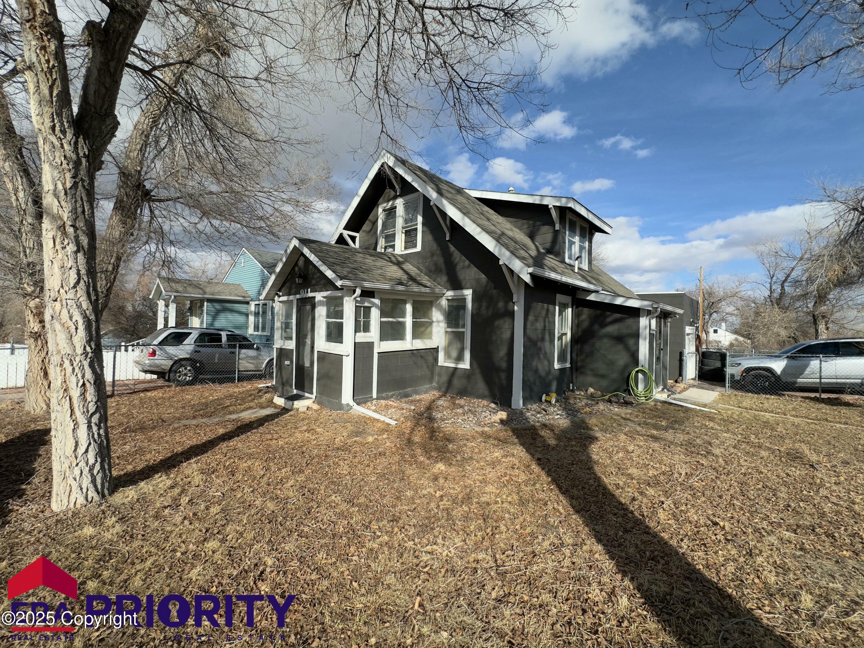 911 S Warren Ave -  Gillette WY 82716 photo