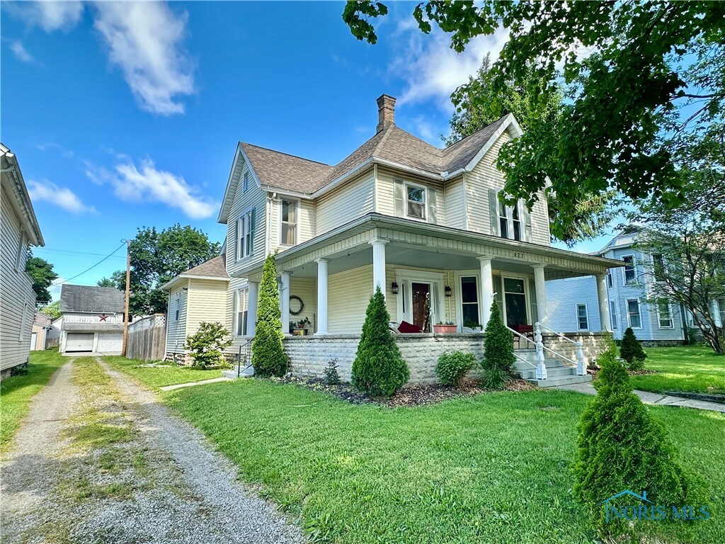Property Photo: 827 N Main Street OH 44830