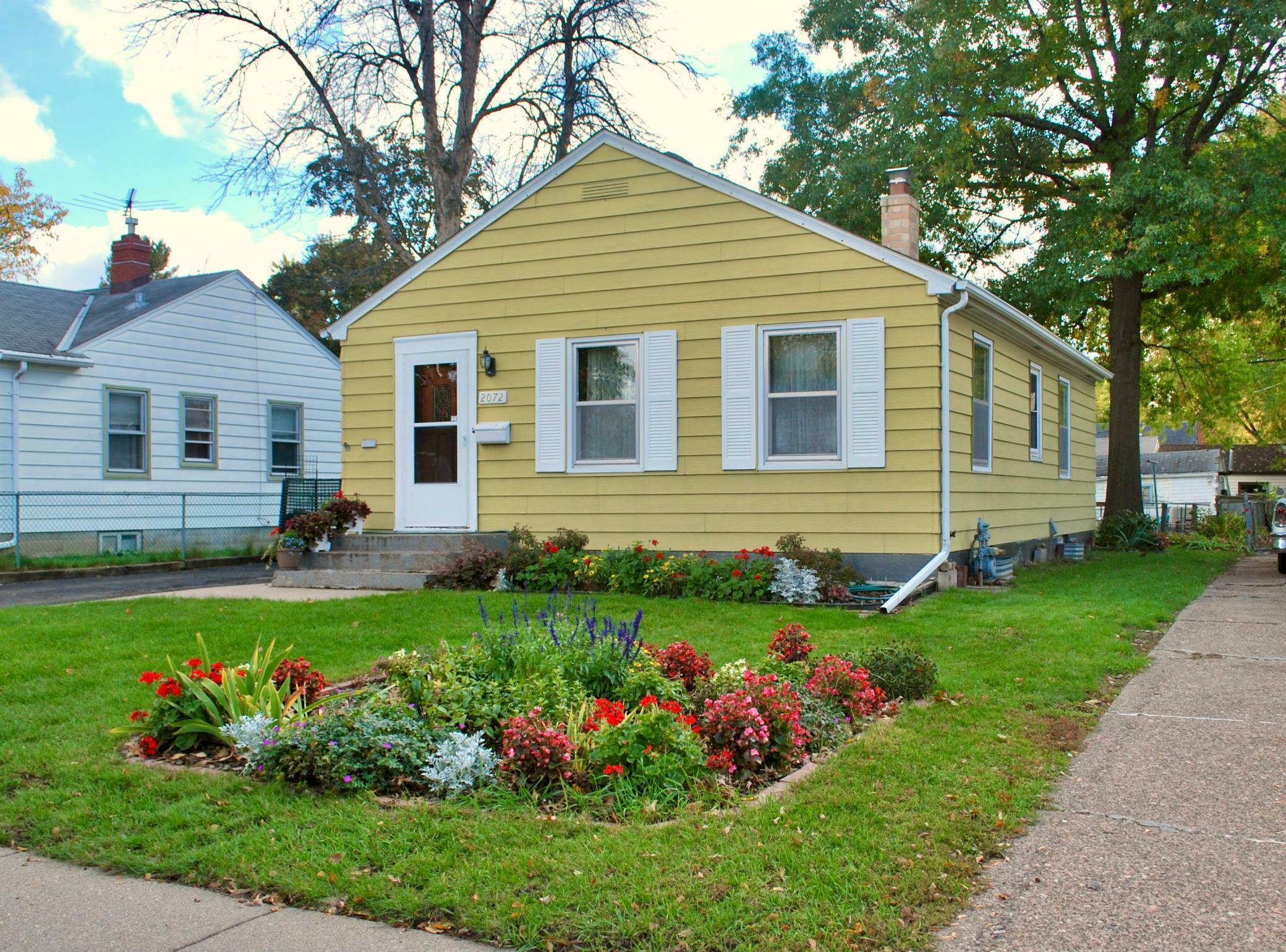 Property Photo:  2072 Case Avenue E  MN 55119 