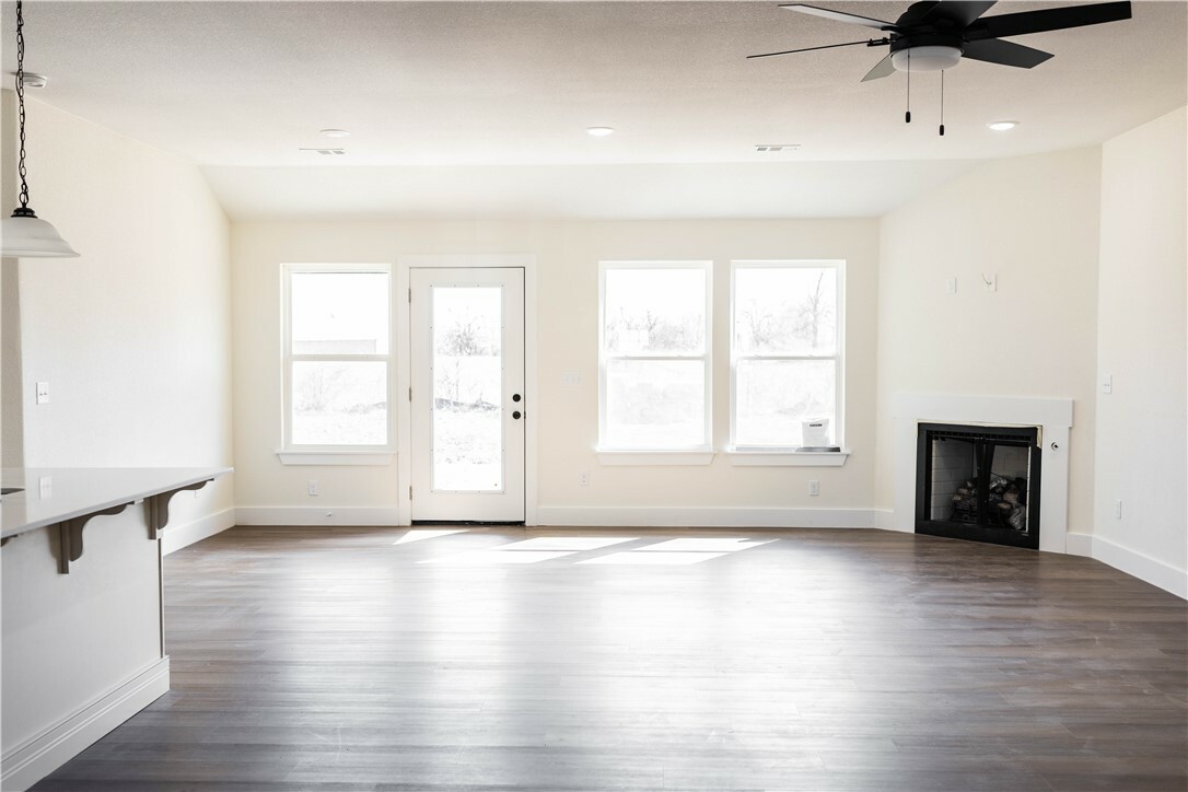 Property Photo: 1404 Emelyn Lane AR 72761