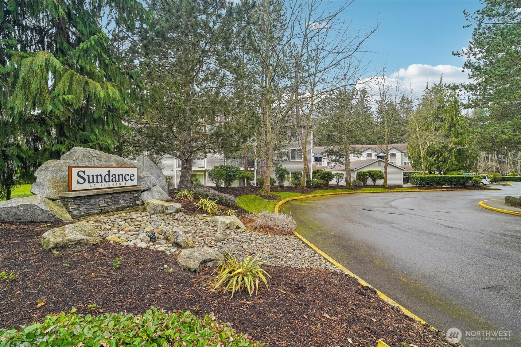 Property Photo: 25235 SE Klahanie Boulevard G105 WA 98029
