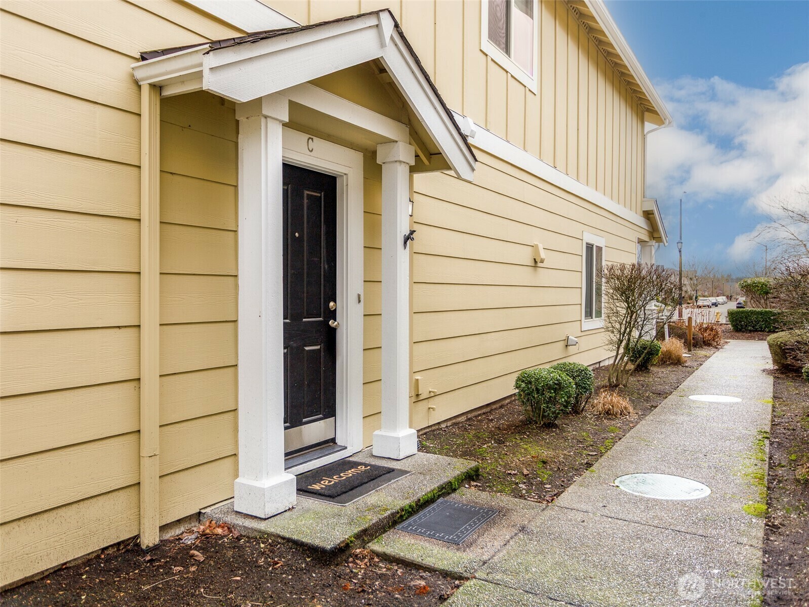 Property Photo: 6023 Illinois Lane C WA 98513
