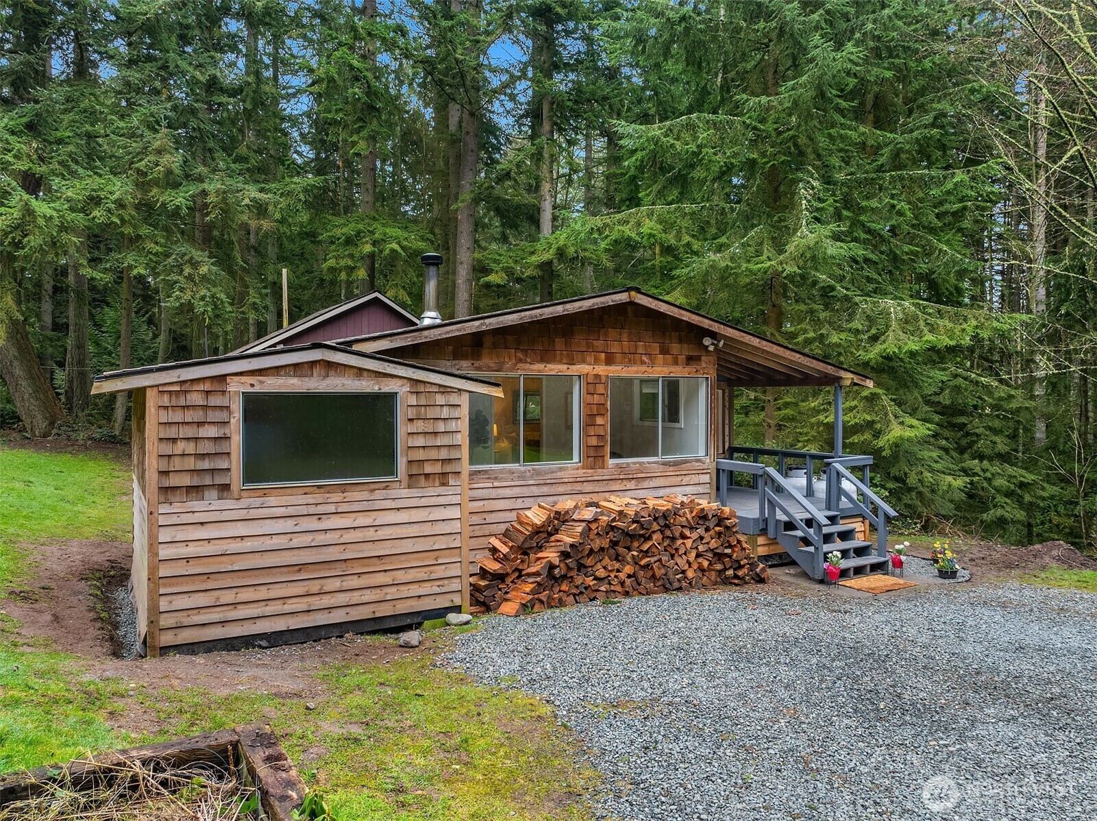 Property Photo:  713  Pilchuck Road  WA 98253 