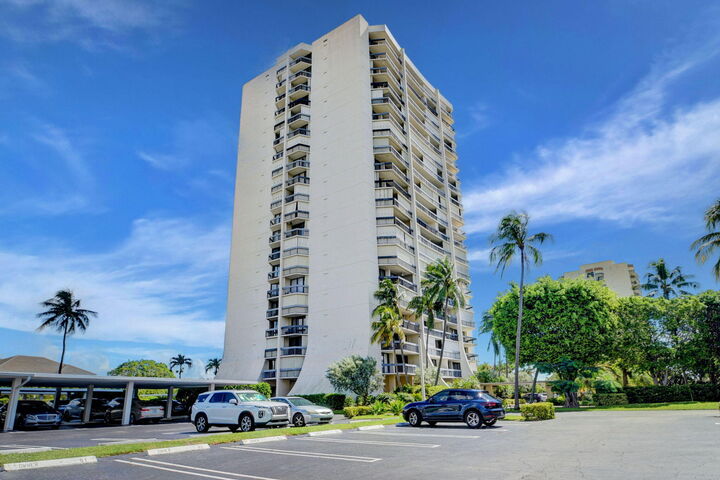 Property Photo: 2400 Presidential Way 1903 FL 33401
