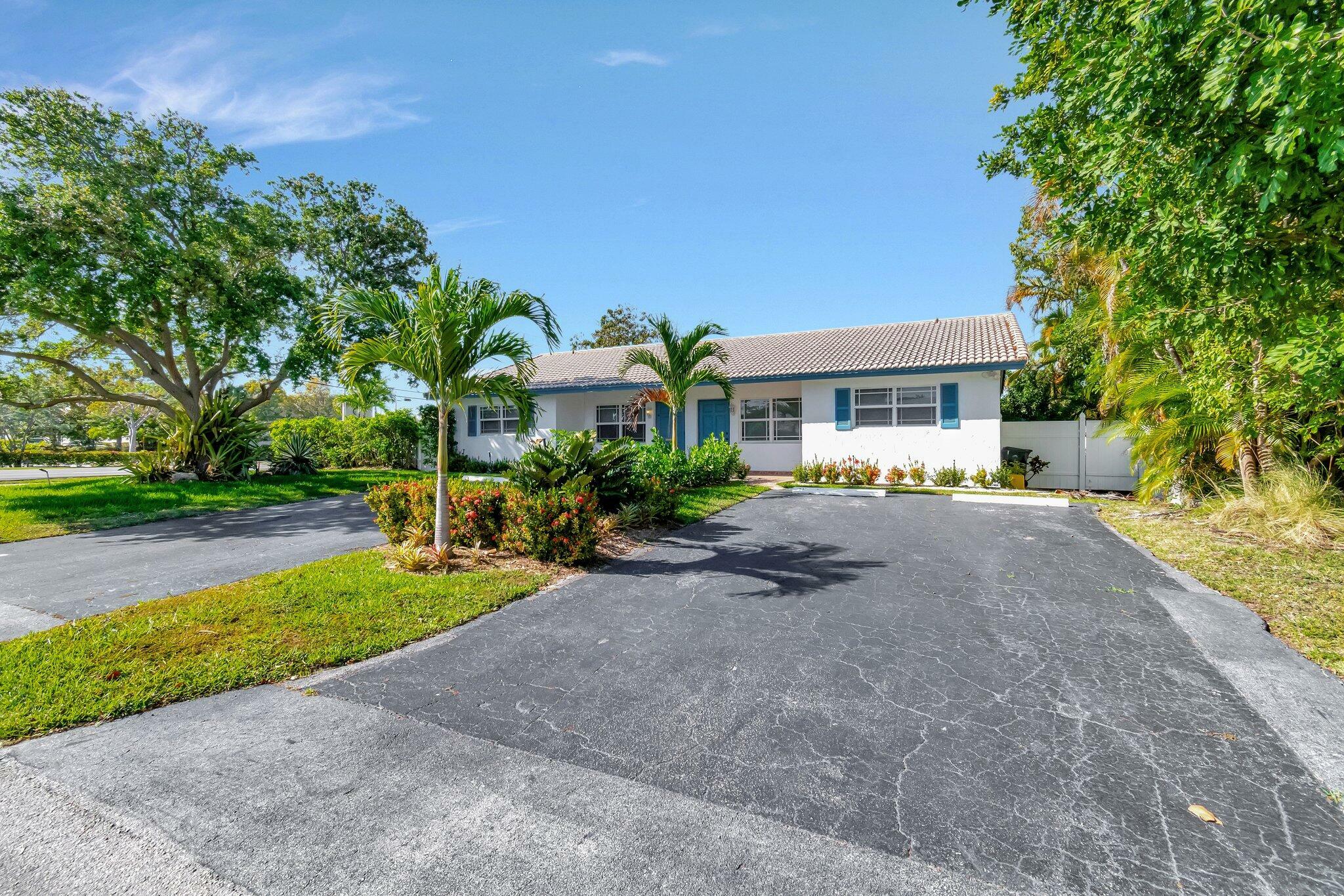 Property Photo:  503 NE 17th Street  FL 33432 