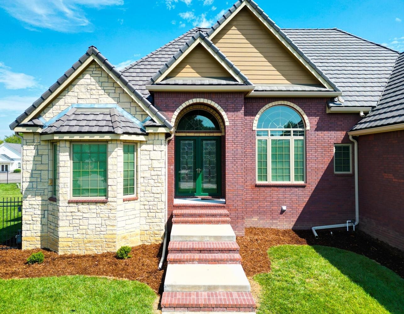 Property Photo: 2901 N Fox Pointe Cir KS 67226
