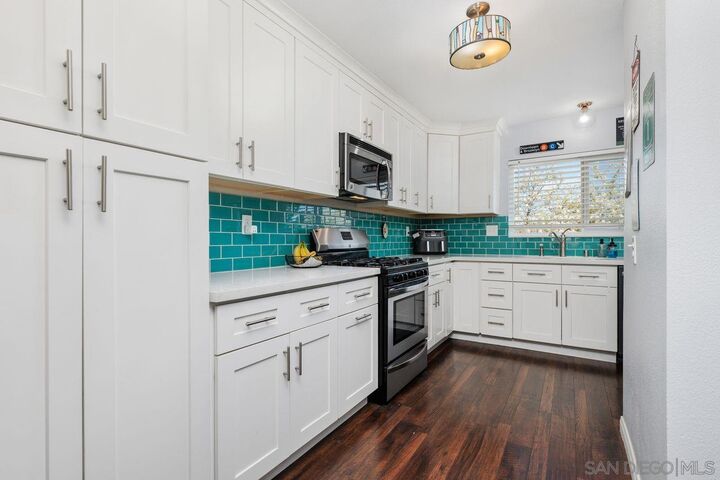 Property Photo:  4205 Poquito Way 2  CA 92057 