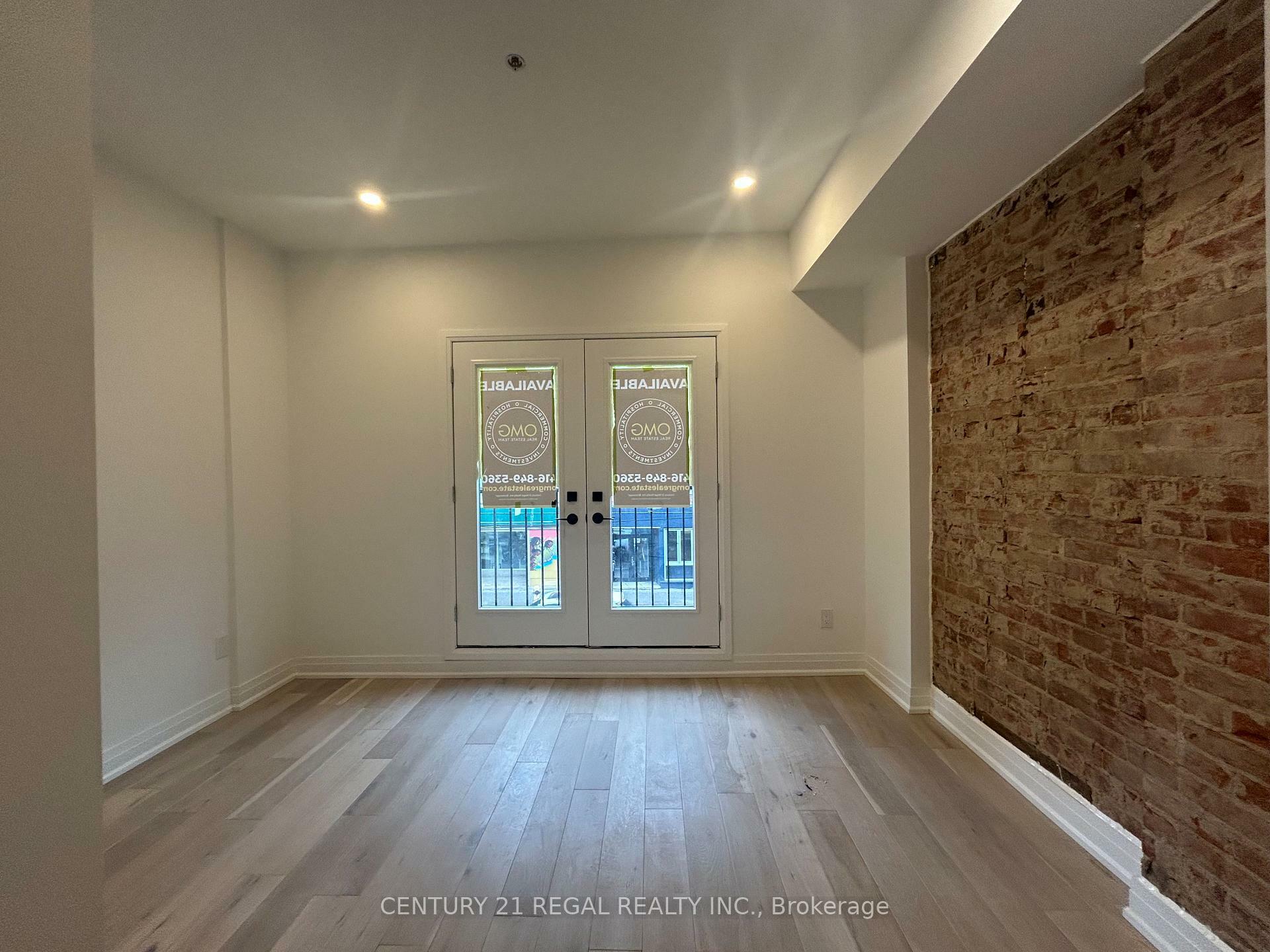 Property Photo: 1171 Dundas Street W 2nd Floor ON M6J 1X3