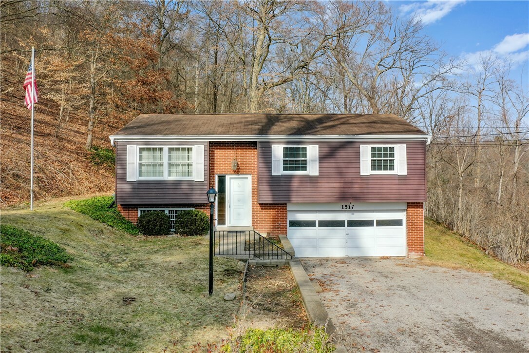 Property Photo:  1517 Woodland Avenue  PA 15116 