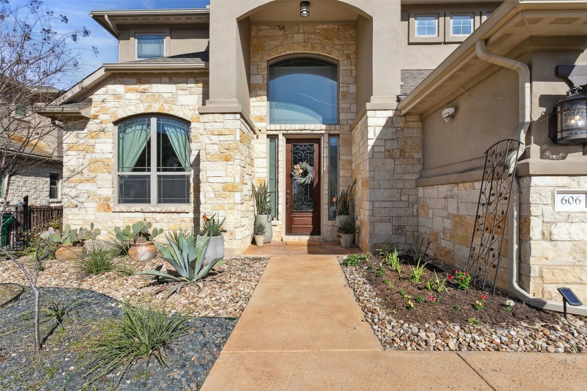 Property Photo:  606 Anfield Circle  TX 78738 