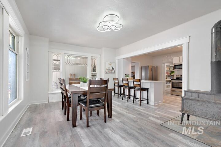 Property Photo: 85 W Washington Ave ID 83610