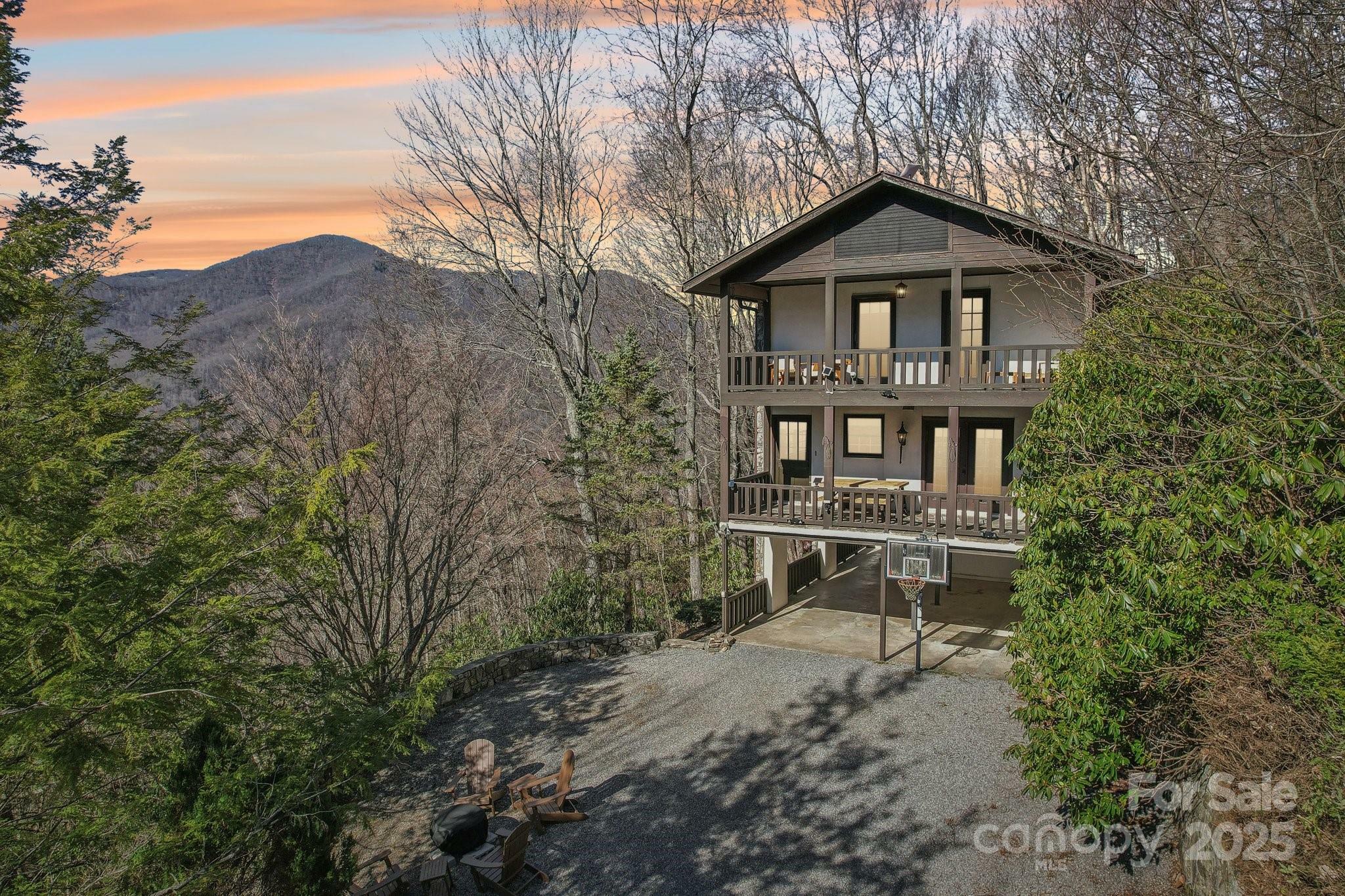 Property Photo:  821 Summit Drive  NC 28751 