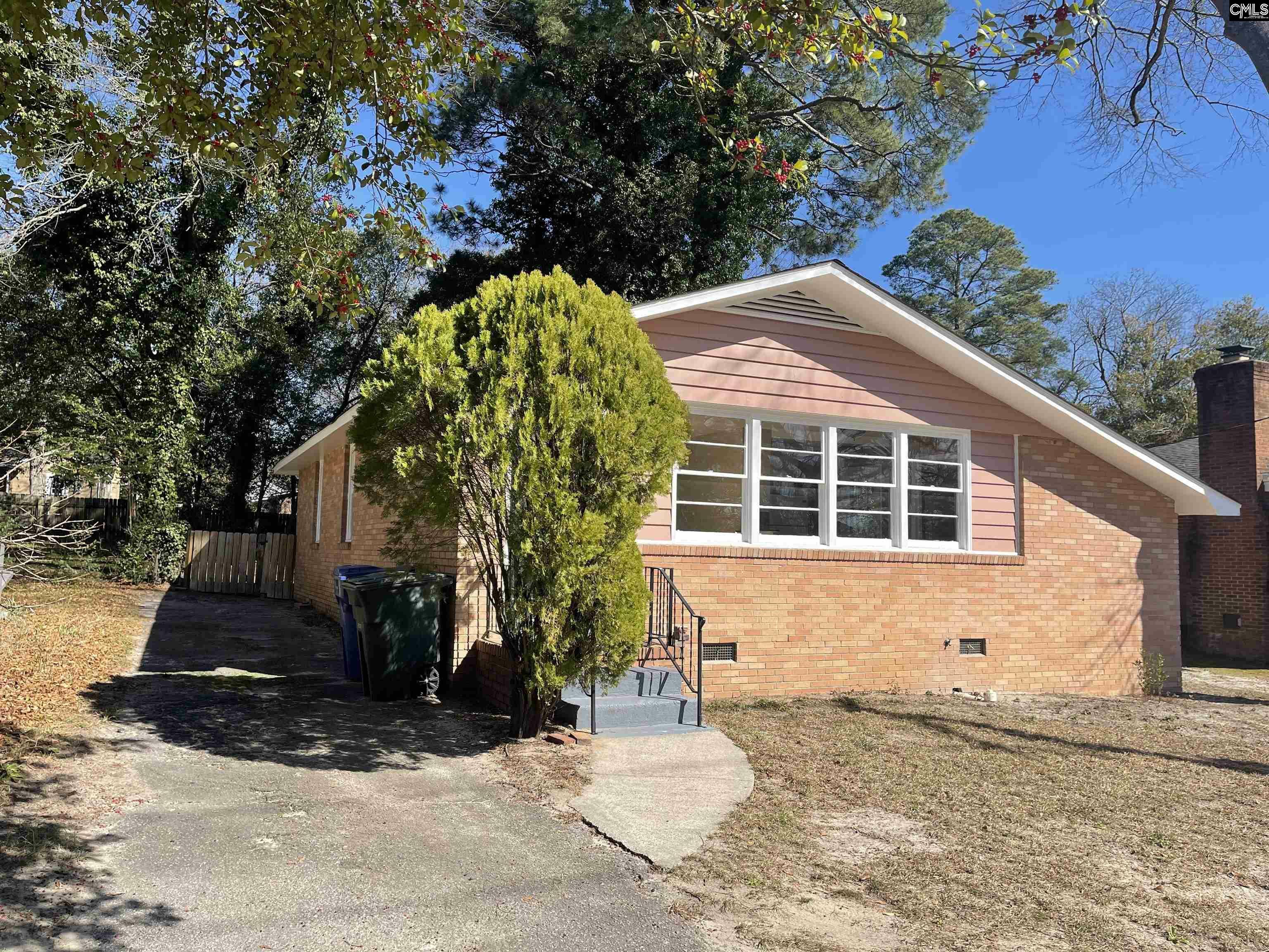 Property Photo:  810 S Woodrow  SC 29205 