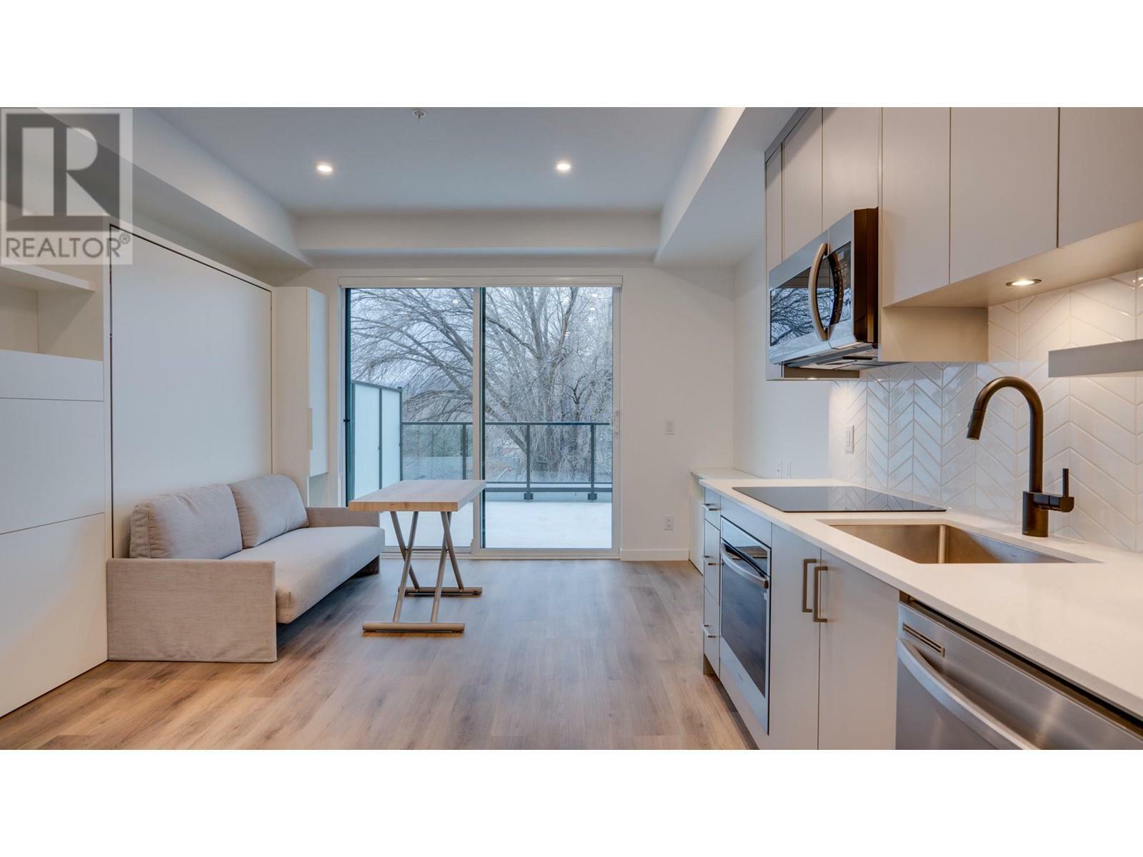 Photo de la propriété: 1274 Devonshire Avenue 209 BC V1Y 0M7