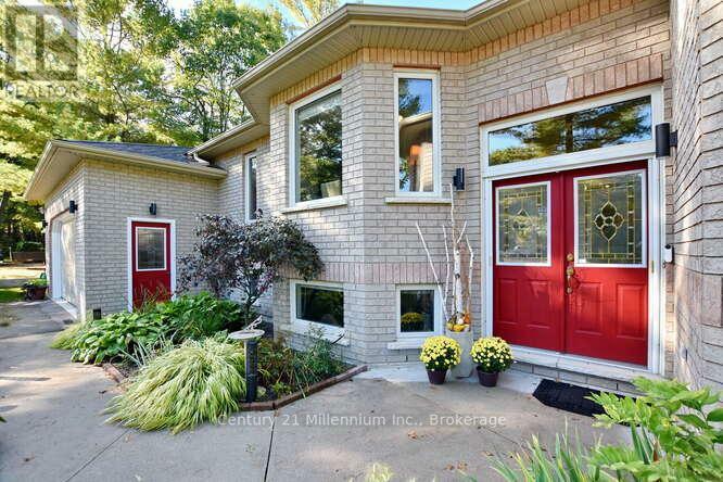 Property Photo: 4 Pauline Place ON L9Z 1J2