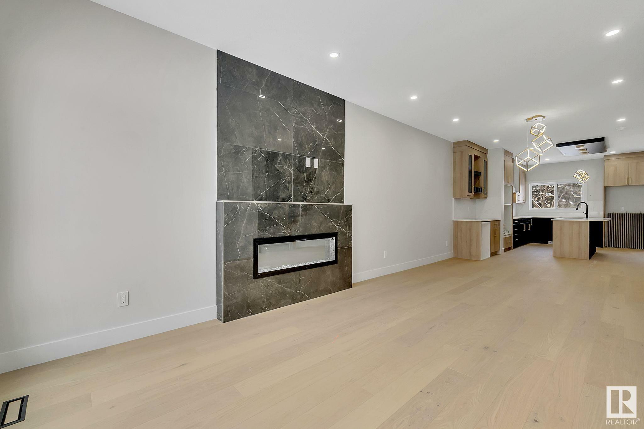 Property Photo:  11130 72 Avenue NW  AB T6G 0B2 