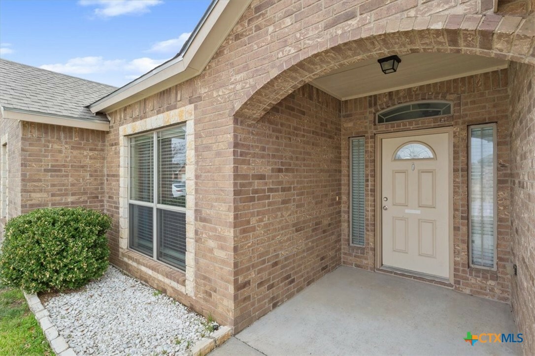 Property Photo:  404 Curtis Drive  TX 76542 