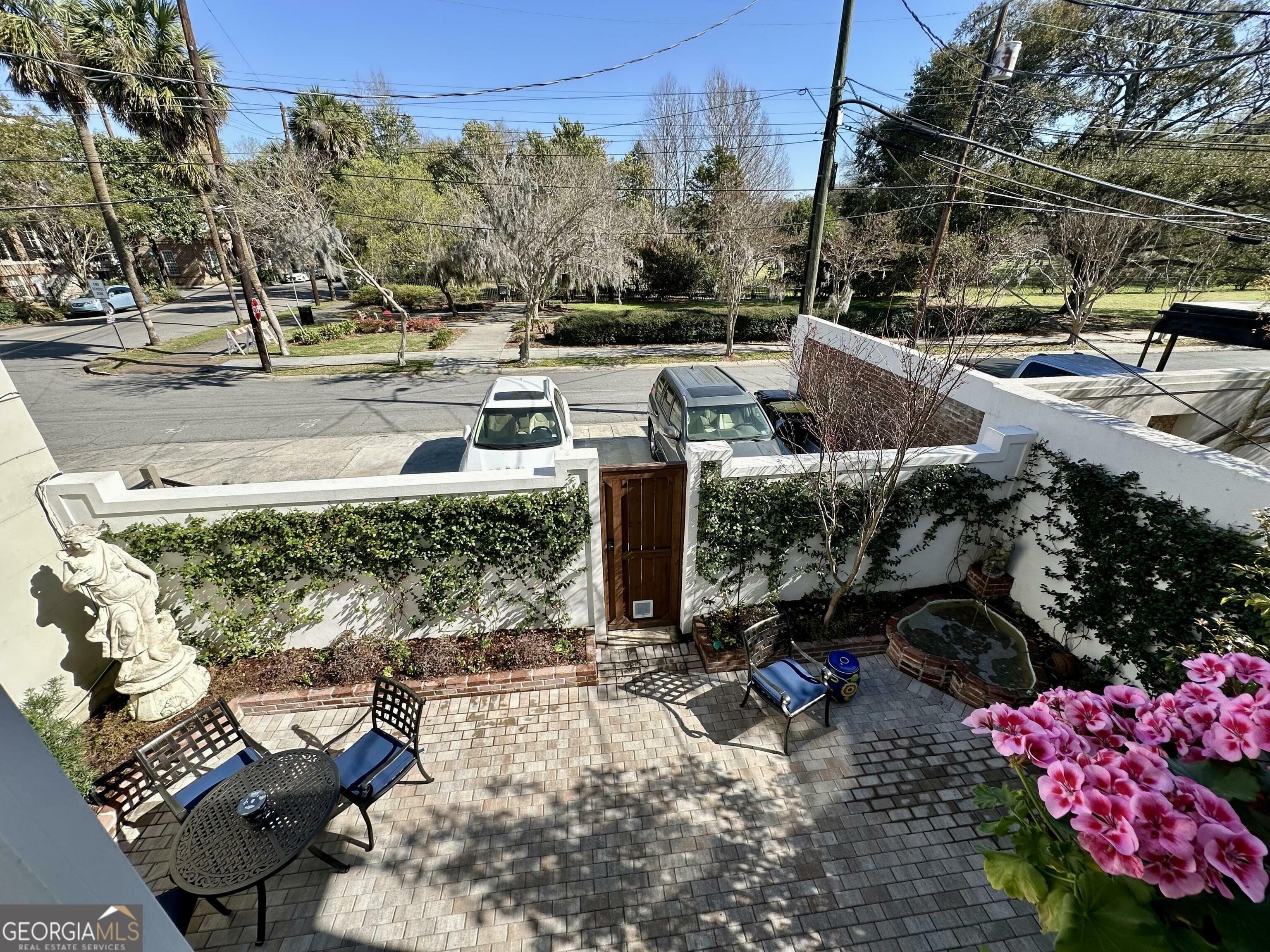Property Photo: 204 E Liberty Street GA 31401