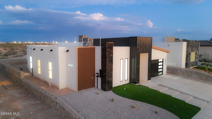 Property Photo: 1356 Costanzo Place TX 79928